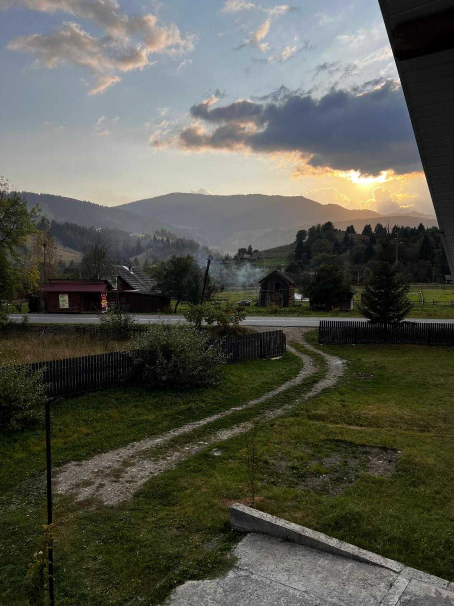 Сімейна Хата Verkhovyna Exterior photo